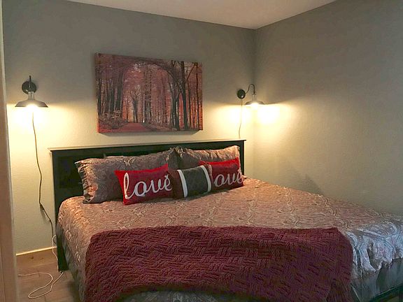 2 Bedrooms/King-size bed