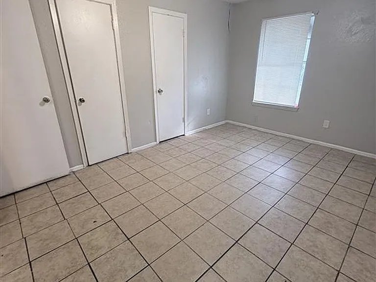Phoenix Apartments — Photo 2
