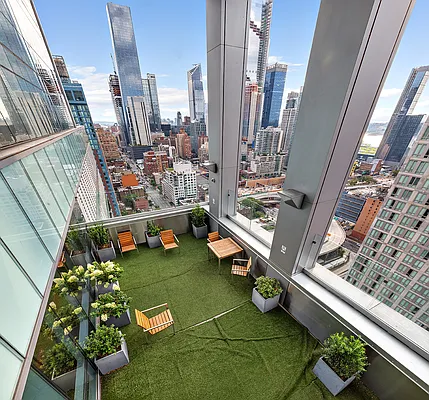 Rented by Compass | media 24