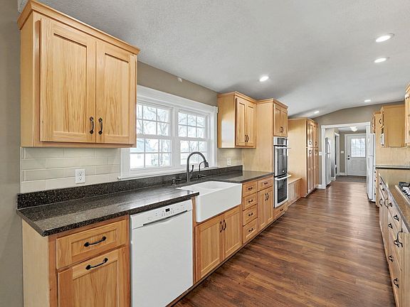 5th image of 21424 SW County Line Rd