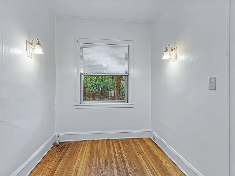 2219 Garfield Ave Apartments | Origen Living — Photo 36