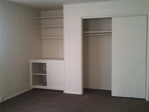 3rd image of 1541 N Temple Ave