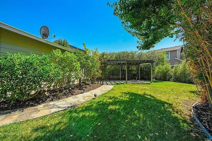 2040 Autumn Walk Dr — Photo 17