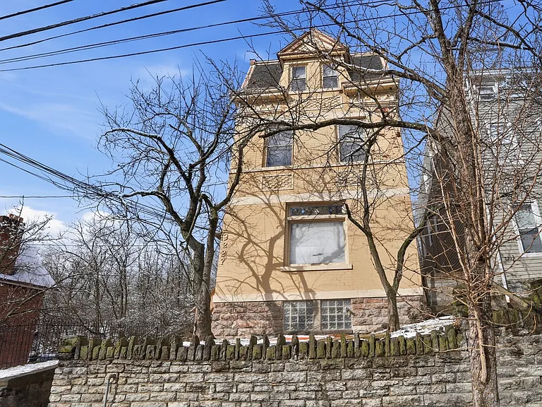 2227 Wheeler St #1 — Photo 4