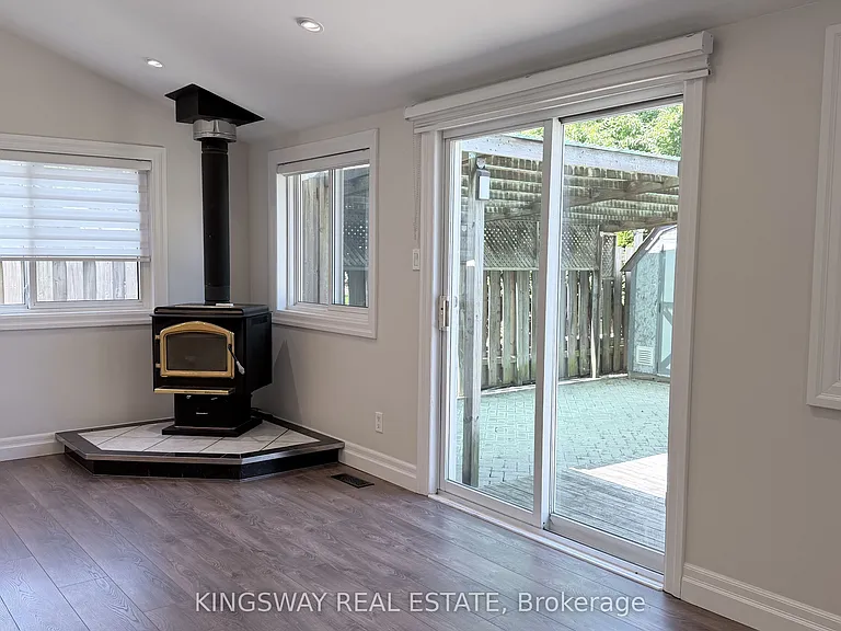3123 Bartholomew Cres — Photo 14