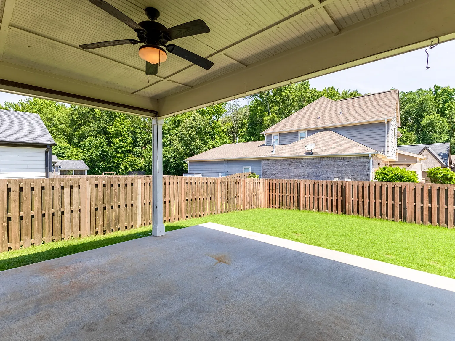 4 bed, 2147 sqft, $2,650 — Photo 2