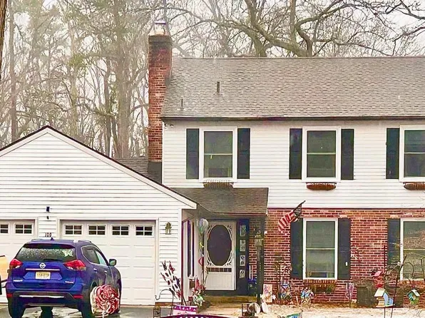 100 Pinoak Dr, Pemberton, NJ 08068