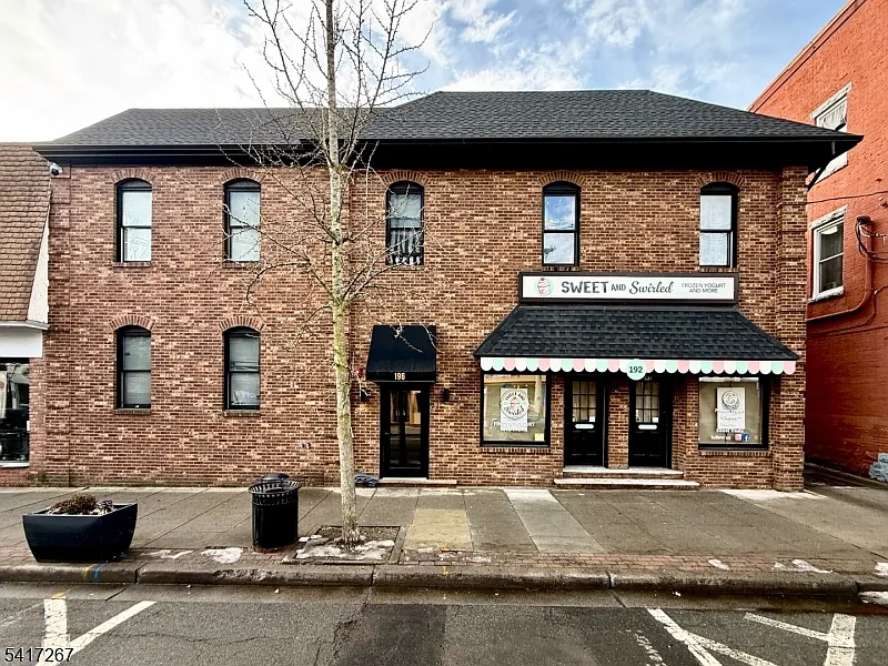 196 Spring St #2