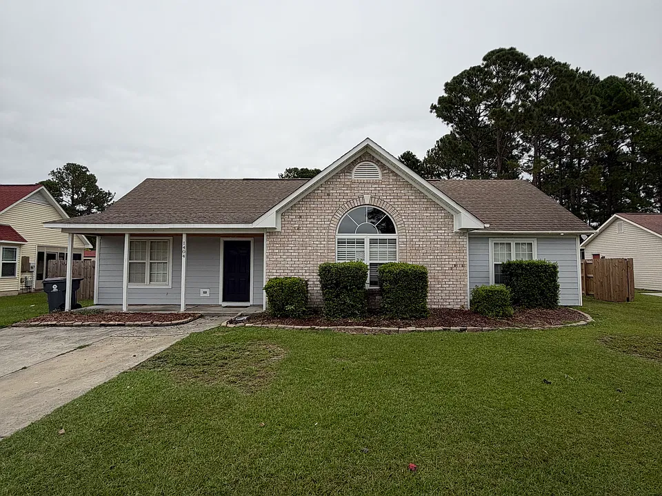 1404 Irish Ct