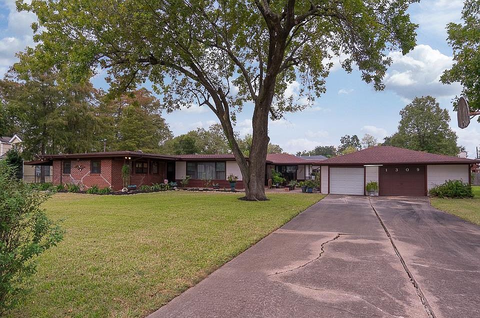 1st image of 1309 Avenue J