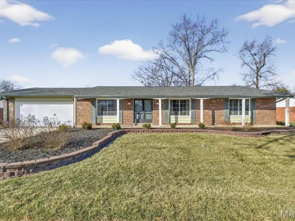 1011 Ferngate Ln, Saint Louis, MO 63141