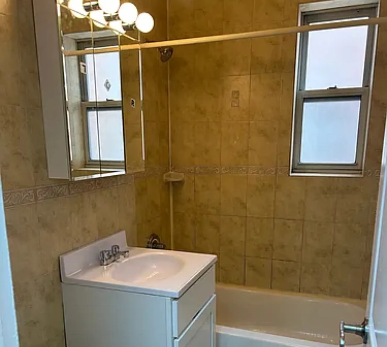 Studio, 400 sqft, $1,775 — Photo 4