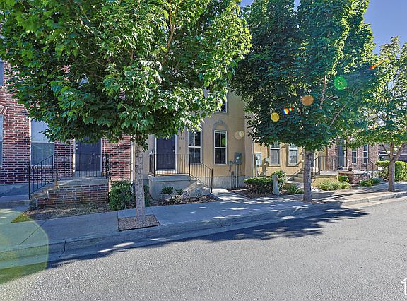 2nd image of 283 W Apple Cross Way