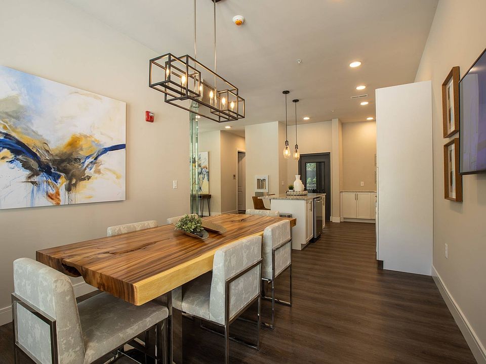 The Elle on Lockwood 226 E Lockwood Ave ster Groves MO Zillow