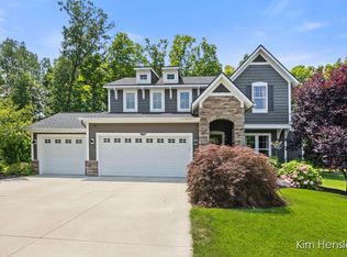 2782 W Morgan Trl NE, Rockford, MI 49341