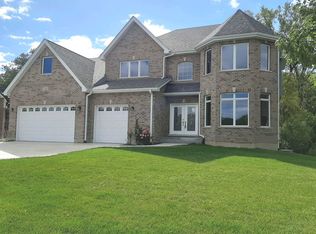 1123 Secret Forest Dr, Burr Ridge, IL 60527