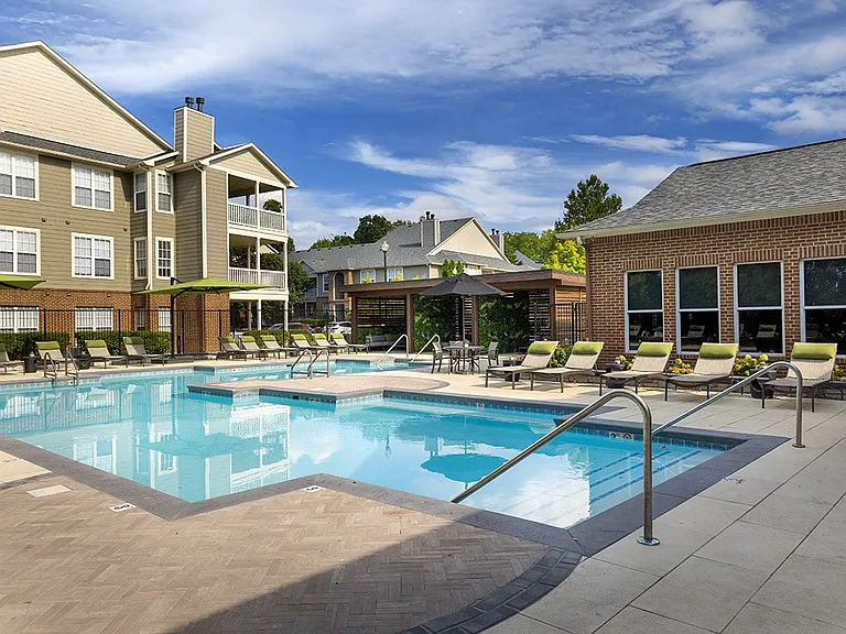 Castle Creek Apartments — Photo 52