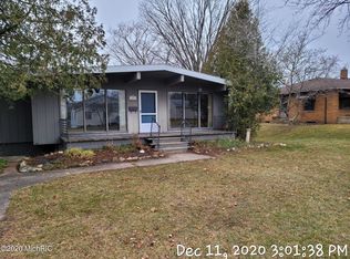 29 S Orchard St, Hart, MI 49420