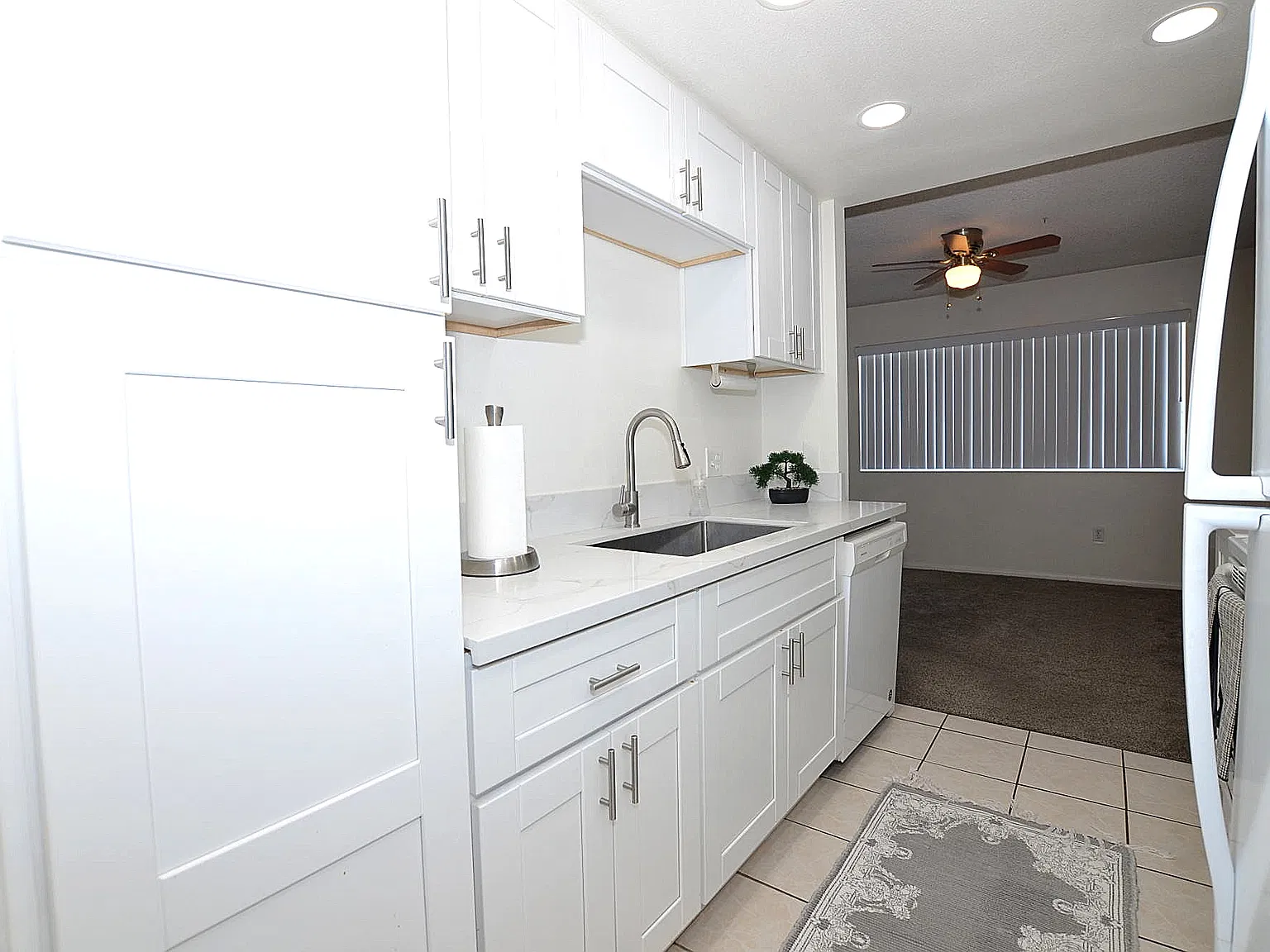 2 bed, 1087 sqft, $3,900 — Photo 4