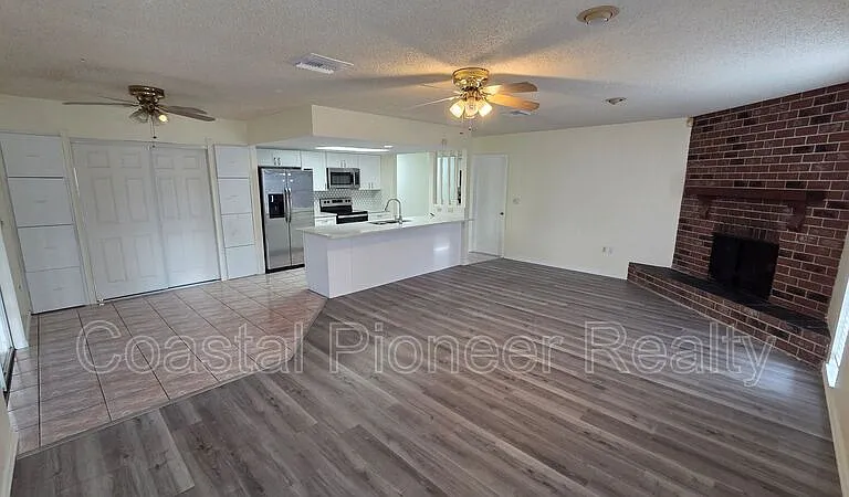 4817 Cypress Tree Dr — Photo 7