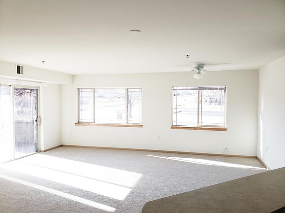 4th image of 302 Prairie Heights Dr APT 112