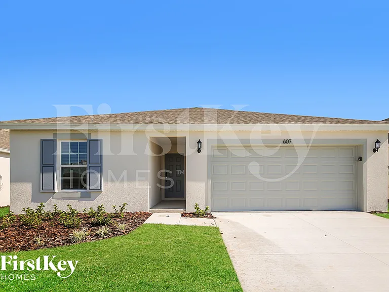 607 Lindbergh Way — Photo 1