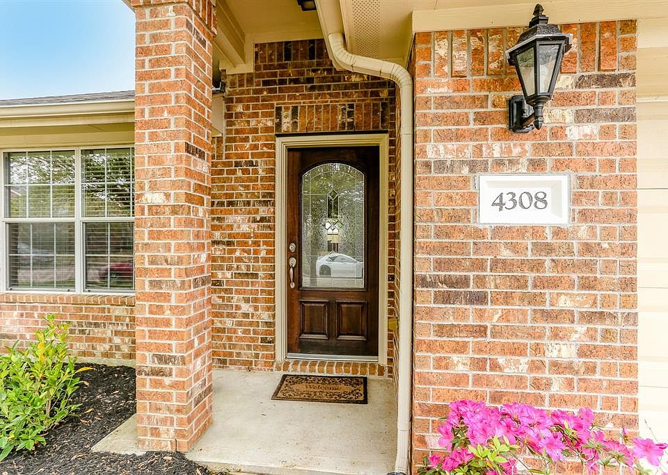 1st image of 4308 Summer Ln
