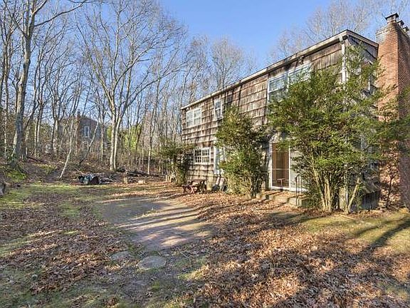 2nd image of 22 Island View Dr W