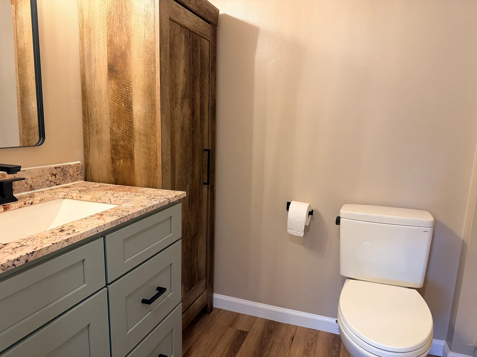 1st Floor Living in Beacon Hill Section of Village Shires — Photo 2