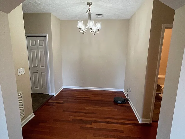 4805 Lyons View Pike #304 — Photo 18