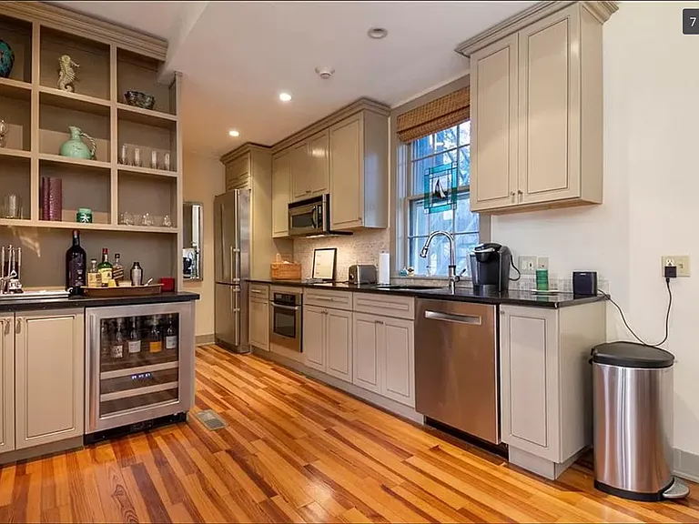 364 Bellevue Ave #D102 — Photo 9