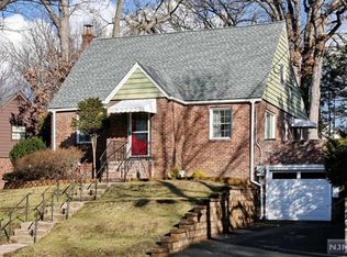 92 Wayne Ave, River Edge, NJ 07661