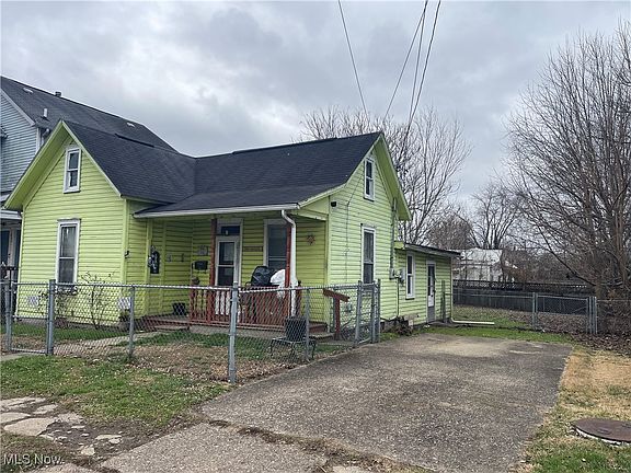 2nd image of 920 16th St