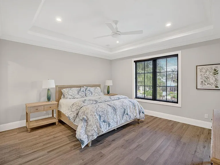 2425 Delmar Pl — Photo 41