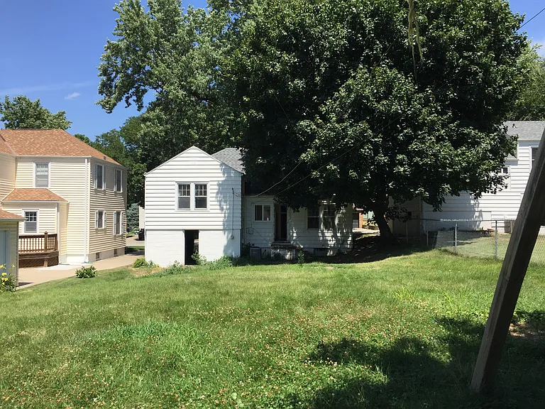 6021 William St — Photo 2