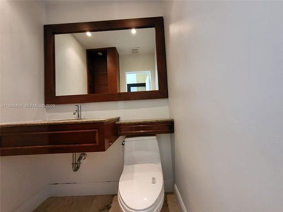 3rd image of 825 Cremona Ave