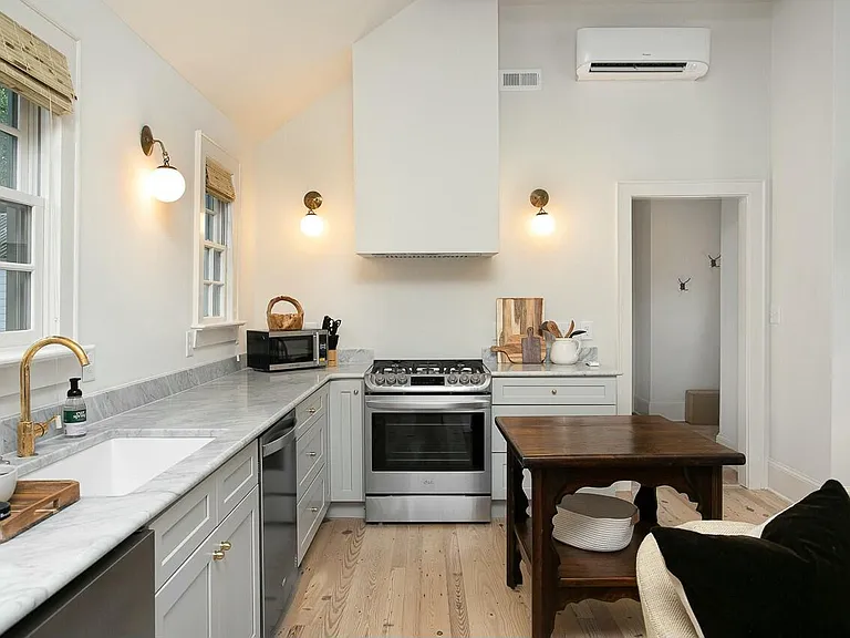 821 N Buchanan Blvd #C — Photo 12
