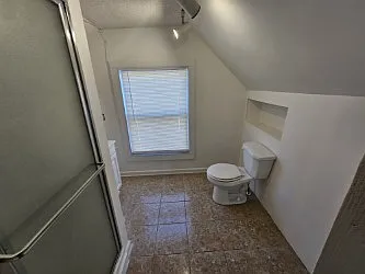 824 N Liberty St — Photo 15