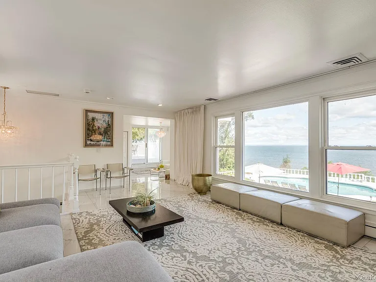 10 Beach Hill Dr — Photo 12