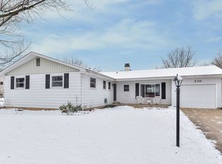 330 Blackhawk Dr, Carol Stream, IL 60188