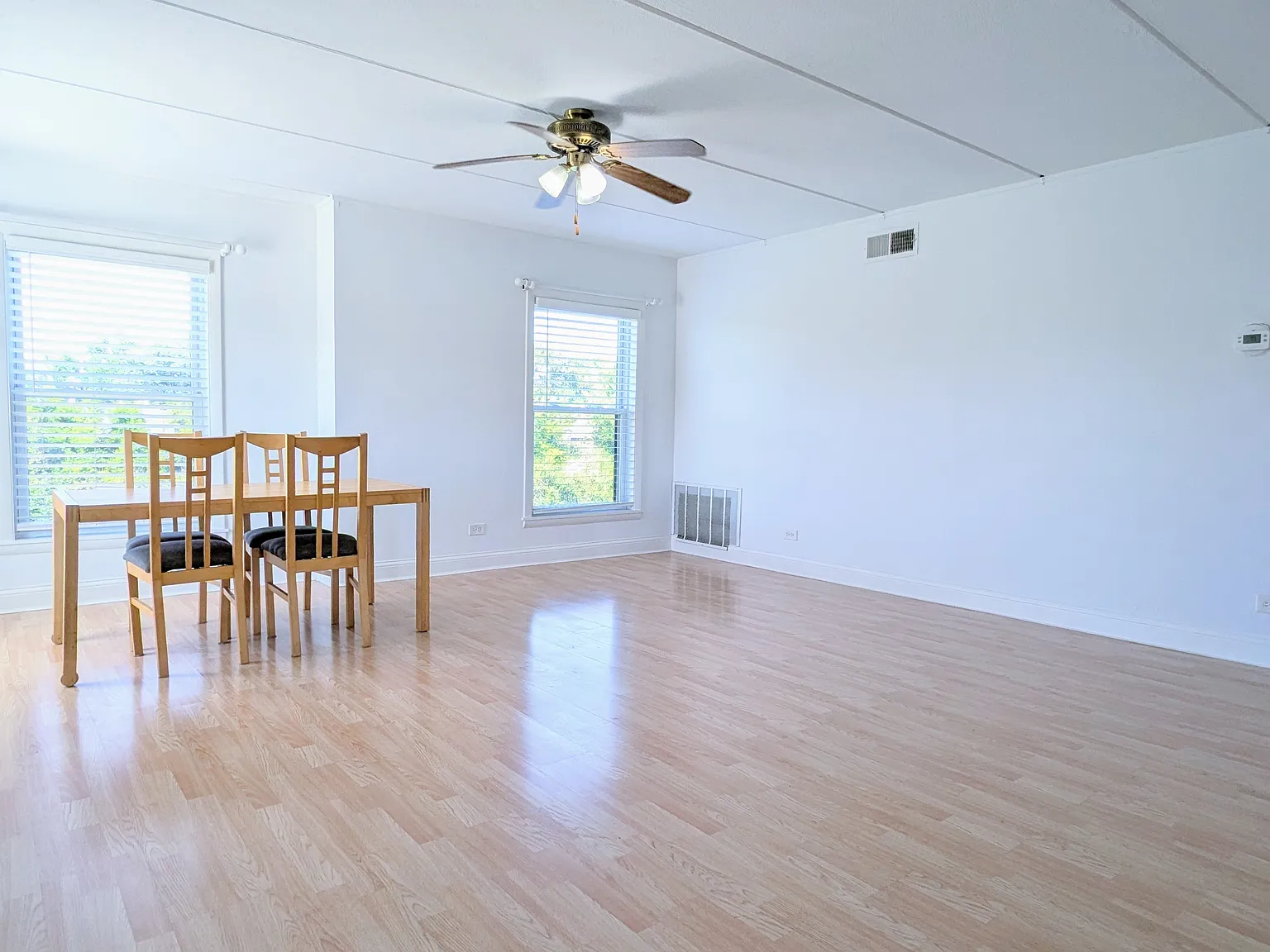 2 bed, 850 sqft, $1,900 — Photo 3