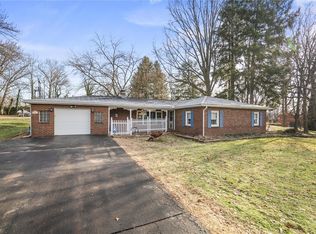 199 Ellis Ave, Hermitage, PA 16148