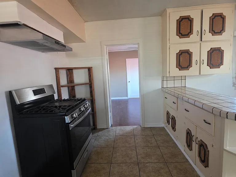 206 G St — Photo 12