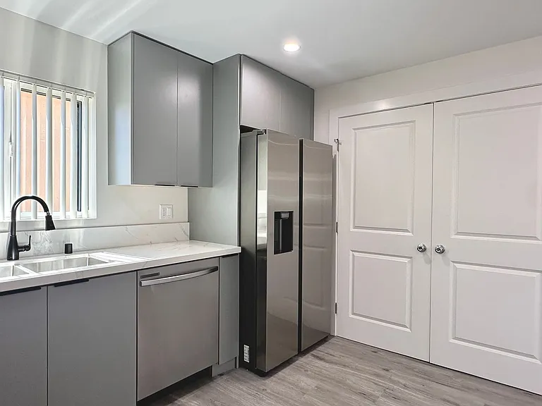11512 Oxford Ave — Photo 9