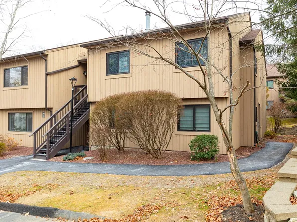 3908 Wild Berry Court, Poughkeepsie, NY 12603