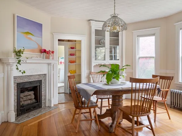 16 Woodbridge St #16, Cambridge, MA 02140