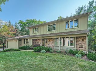 2836 Mayfield Rd, Wayzata, MN 55391