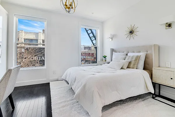Sold by Level Group | media 17
