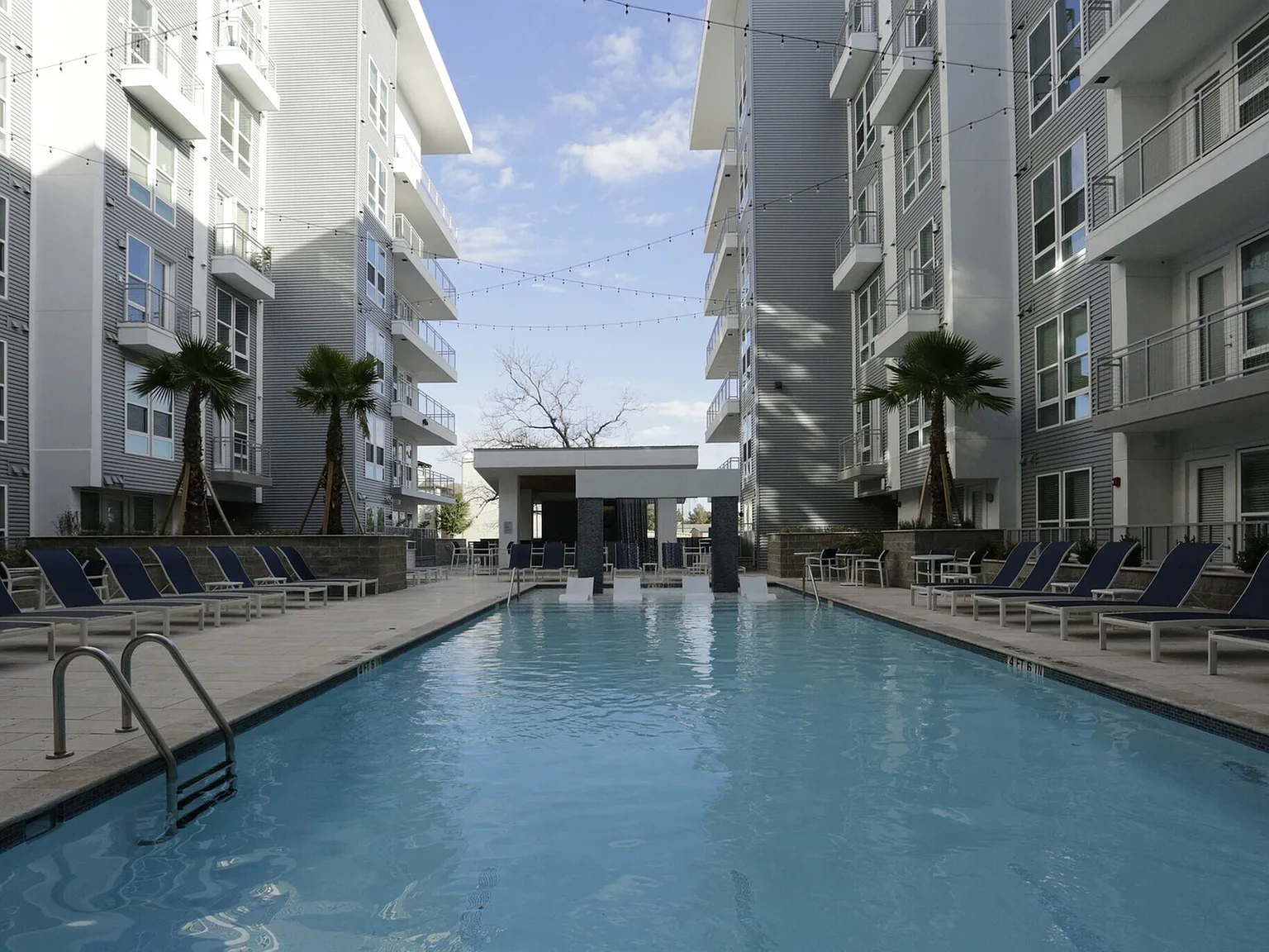 Azure — Photo 3
