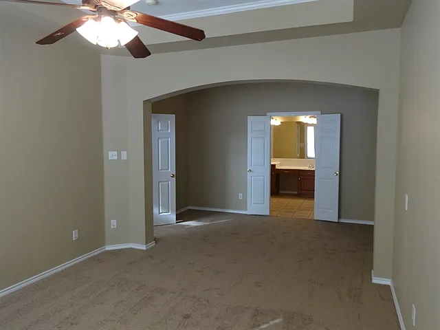 613 Silverbrook Dr — Photo 10